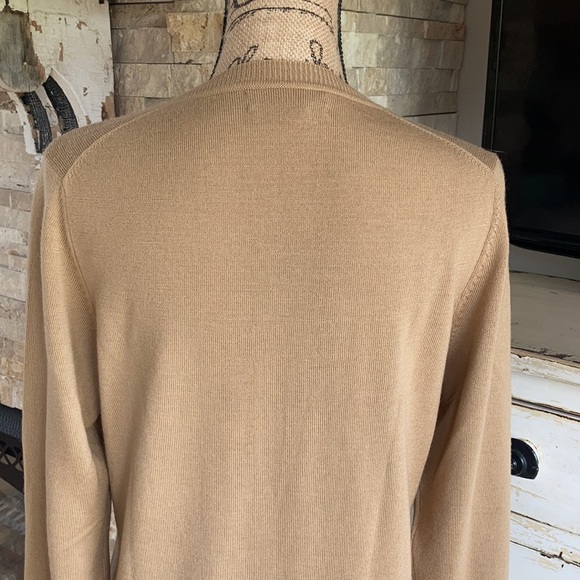 Victor Alfaro 100% wool tan classic v-neck sweater buttons at wrist - Picture 9 of 15